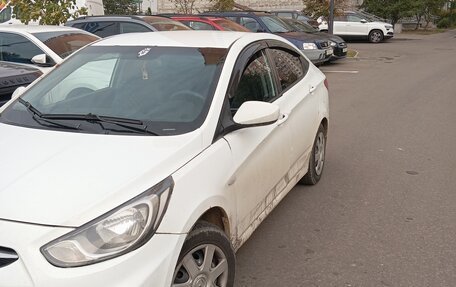 Hyundai Solaris II рестайлинг, 2013 год, 580 000 рублей, 2 фотография