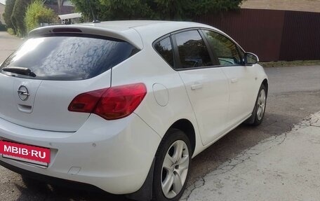 Opel Astra J, 2011 год, 1 070 000 рублей, 4 фотография