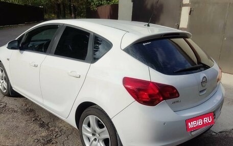 Opel Astra J, 2011 год, 1 070 000 рублей, 5 фотография