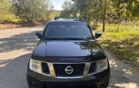 Nissan Pathfinder, 2010 год, 1 570 000 рублей, 2 фотография