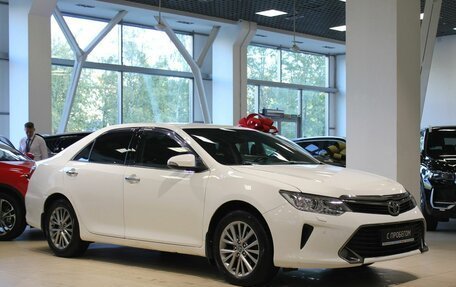 Toyota Camry, 2016 год, 1 995 000 рублей, 3 фотография