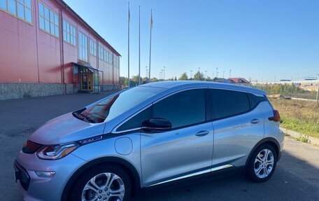 Chevrolet Bolt, 2017 год, 1 899 999 рублей, 2 фотография