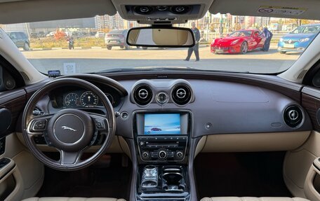 Jaguar XJ IV (X351), 2016 год, 3 900 000 рублей, 17 фотография