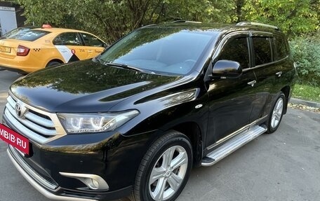 Toyota Highlander III, 2012 год, 2 180 000 рублей, 4 фотография