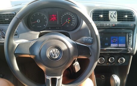 Volkswagen Polo VI (EU Market), 2012 год, 820 000 рублей, 25 фотография