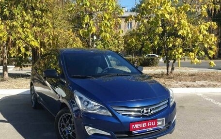 Hyundai Solaris II рестайлинг, 2015 год, 1 300 000 рублей, 3 фотография