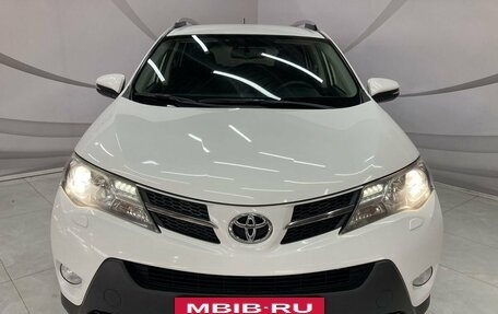 Toyota RAV4, 2015 год, 2 048 000 рублей, 2 фотография