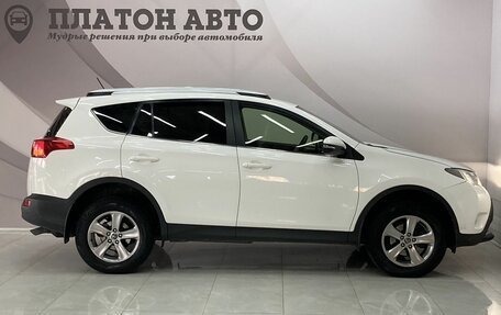 Toyota RAV4, 2015 год, 2 048 000 рублей, 4 фотография