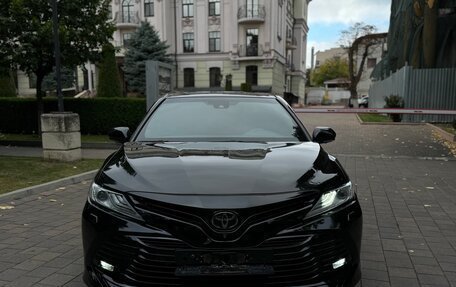 Toyota Camry, 2019 год, 3 150 000 рублей, 12 фотография