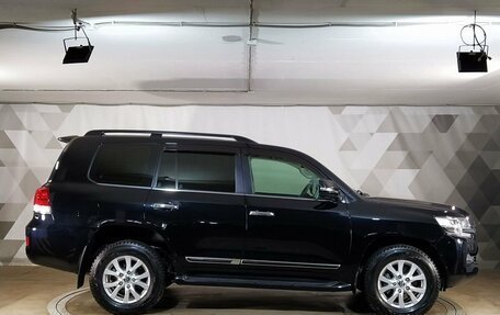 Toyota Land Cruiser 200, 2016 год, 6 600 000 рублей, 6 фотография