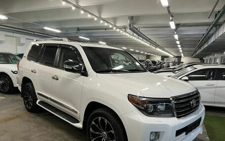 Toyota Land Cruiser 200, 2014 год, 4 499 000 рублей, 2 фотография