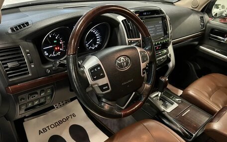 Toyota Land Cruiser 200, 2014 год, 4 499 000 рублей, 22 фотография