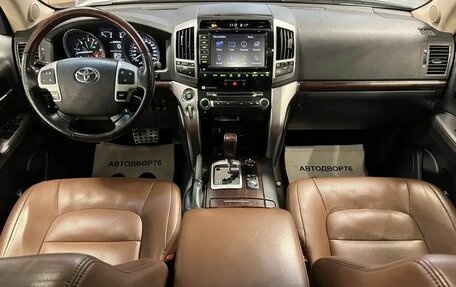 Toyota Land Cruiser 200, 2014 год, 4 499 000 рублей, 33 фотография