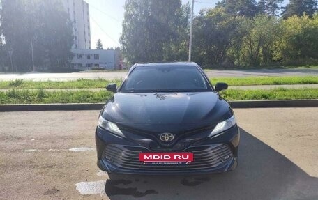 Toyota Camry, 2019 год, 3 100 000 рублей, 2 фотография