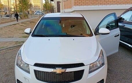 Chevrolet Cruze II, 2012 год, 900 000 рублей, 2 фотография