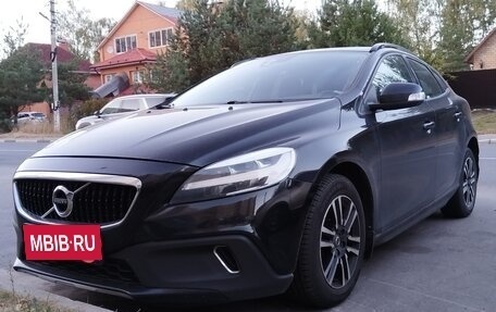 Volvo V40 Cross Country I, 2017 год, 2 034 700 рублей, 1 фотография