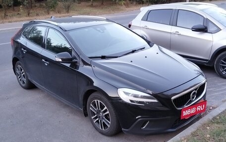 Volvo V40 Cross Country I, 2017 год, 2 034 700 рублей, 3 фотография