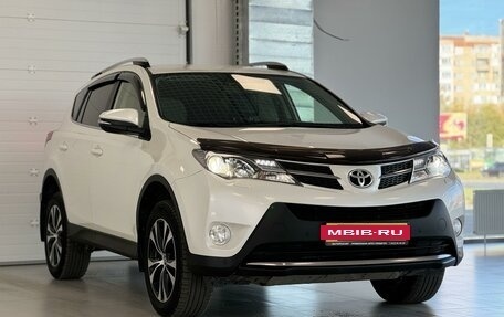 Toyota RAV4, 2015 год, 2 400 000 рублей, 3 фотография