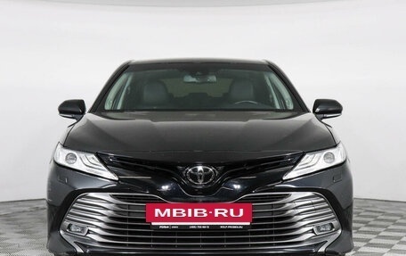 Toyota Camry, 2018 год, 3 299 000 рублей, 2 фотография