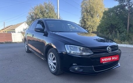 Volkswagen Jetta VI, 2012 год, 685 000 рублей, 2 фотография