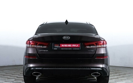 KIA Optima IV, 2018 год, 2 377 000 рублей, 6 фотография