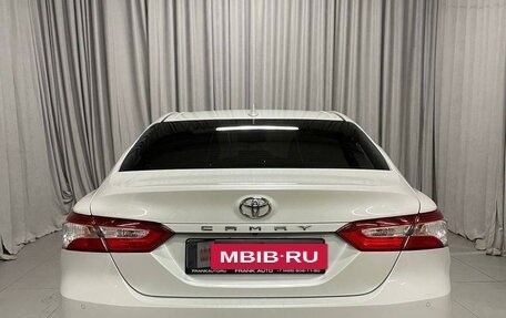 Toyota Camry, 2019 год, 2 600 000 рублей, 3 фотография