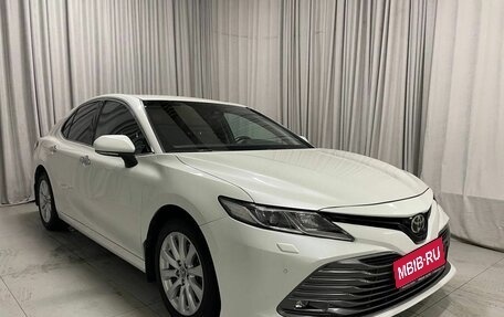 Toyota Camry, 2019 год, 2 600 000 рублей, 2 фотография