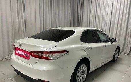 Toyota Camry, 2019 год, 2 600 000 рублей, 4 фотография