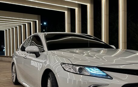 Toyota Camry, 2019 год, 3 200 000 рублей, 10 фотография