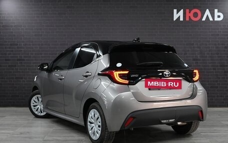 Toyota Yaris, 2020 год, 1 695 000 рублей, 5 фотография