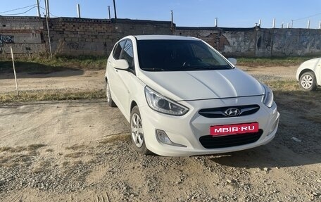 Hyundai Solaris II рестайлинг, 2013 год, 1 180 000 рублей, 1 фотография