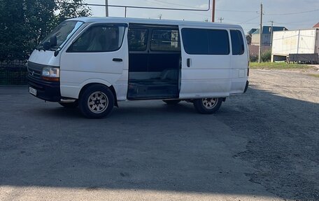 Toyota HiAce H100, 2003 год, 880 000 рублей, 2 фотография