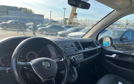 Volkswagen Caravelle T6 рестайлинг, 2018 год, 3 150 000 рублей, 5 фотография