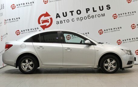 Chevrolet Cruze II, 2010 год, 899 000 рублей, 8 фотография