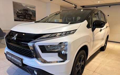 Mitsubishi Xpander, 2024 год, 3 250 000 рублей, 2 фотография