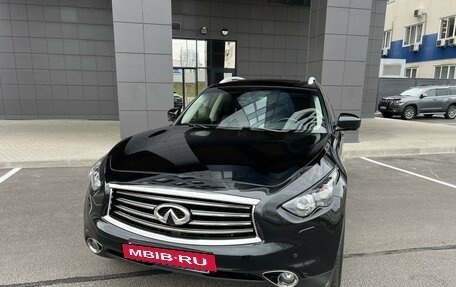 Infiniti QX70, 2017 год, 3 500 000 рублей, 2 фотография