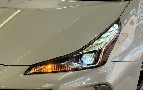 Toyota Prius IV XW50, 2021 год, 2 335 000 рублей, 2 фотография