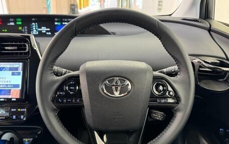 Toyota Prius IV XW50, 2021 год, 2 335 000 рублей, 16 фотография