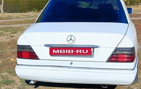 Mercedes-Benz E-Класс, 1994 год, 400 000 рублей, 10 фотография