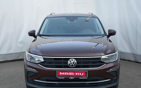 Volkswagen Tiguan II, 2021 год, 3 249 000 рублей, 2 фотография