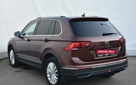 Volkswagen Tiguan II, 2021 год, 3 249 000 рублей, 6 фотография