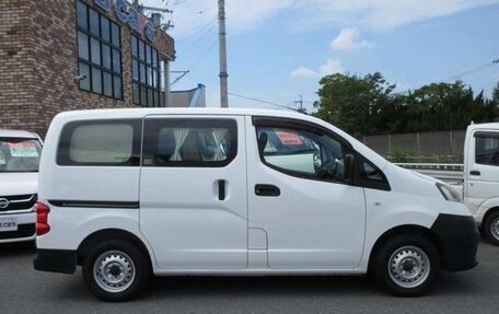 Nissan NV200, 2019 год, 1 355 000 рублей, 4 фотография