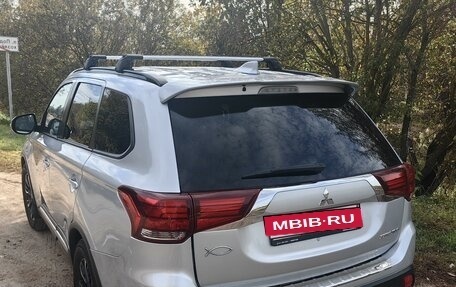 Mitsubishi Outlander III рестайлинг 3, 2021 год, 3 200 000 рублей, 2 фотография