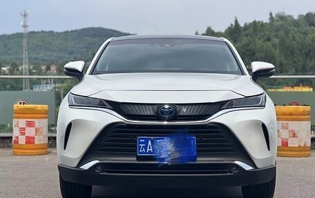 Toyota Harrier, 2023 год, 4 600 000 рублей, 2 фотография