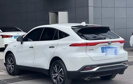 Toyota Harrier, 2023 год, 4 600 000 рублей, 6 фотография