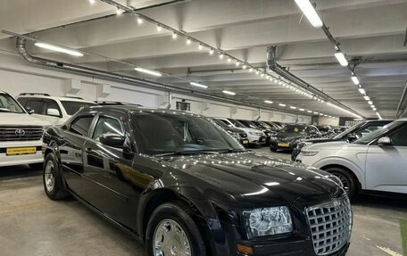 Chrysler 300C II, 2005 год, 1 499 000 рублей, 2 фотография