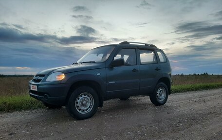 Chevrolet Niva I рестайлинг, 2012 год, 550 000 рублей, 2 фотография