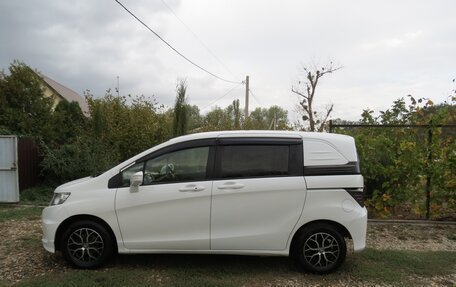 Honda Freed I, 2014 год, 1 400 000 рублей, 6 фотография