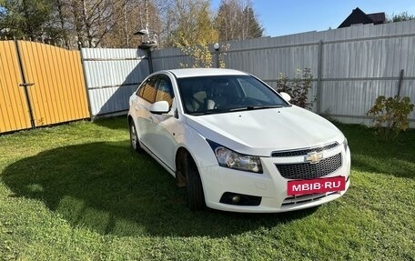 Chevrolet Cruze II, 2011 год, 650 000 рублей, 3 фотография