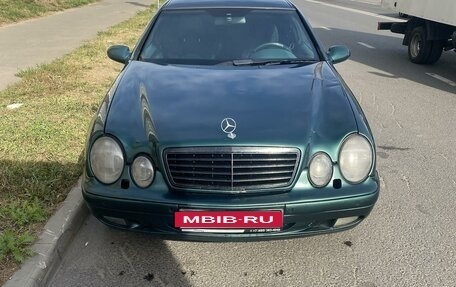 Mercedes-Benz CLK-Класс, 1998 год, 520 000 рублей, 1 фотография